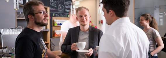 Kaffeebar kleine Gruppe.jpg